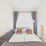 Appartamento Portside With Balcony By Solarento