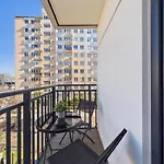 Portside With Balcony By Solarento Appartamento