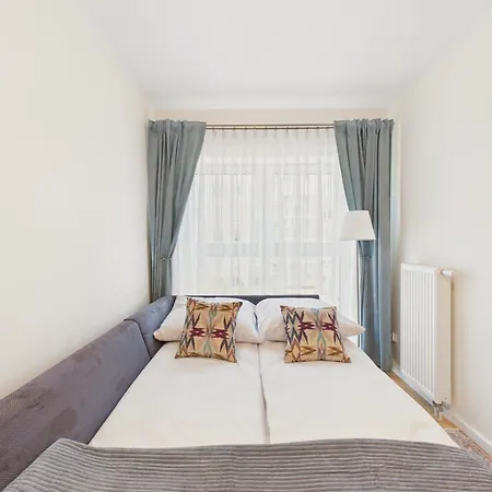 Apartment Portside With Balcony By Solarento